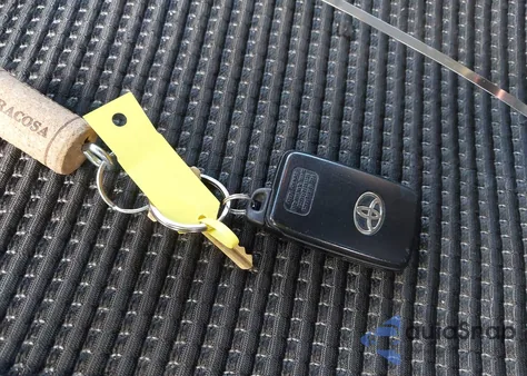 2010 Toyota Prius Iii z USA, uszkodzony, nr VIN JTDKN3DU9A0073183